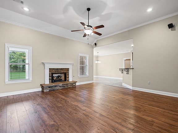 5th image of 128 George Ellis Dr