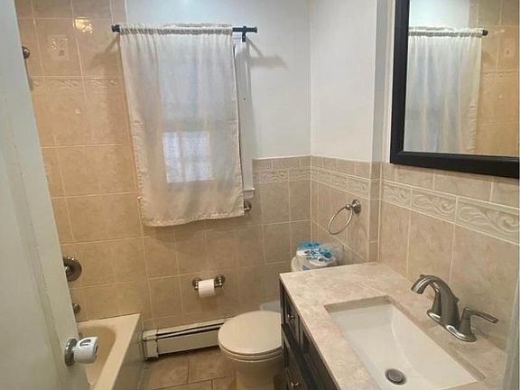 2nd image of 131 Poppy Ave