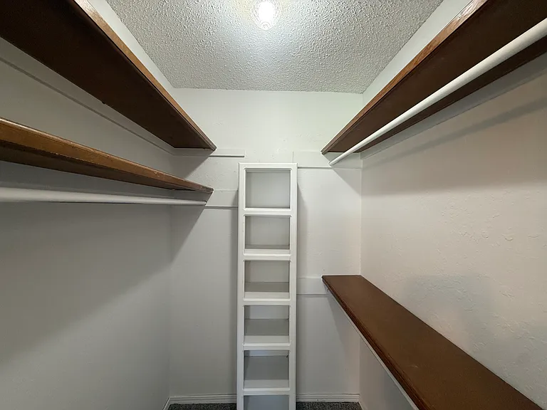 205 Fox Run Cir — Photo 12