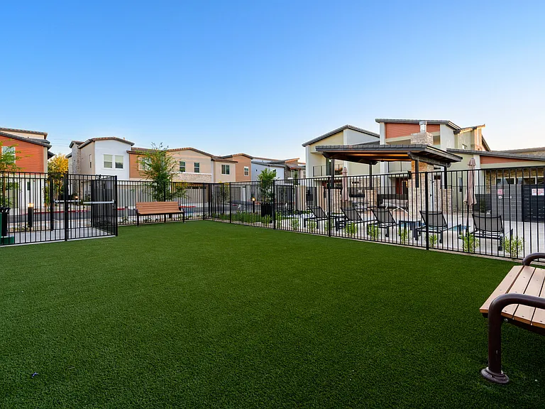 Veneto Townhomes — Photo 22