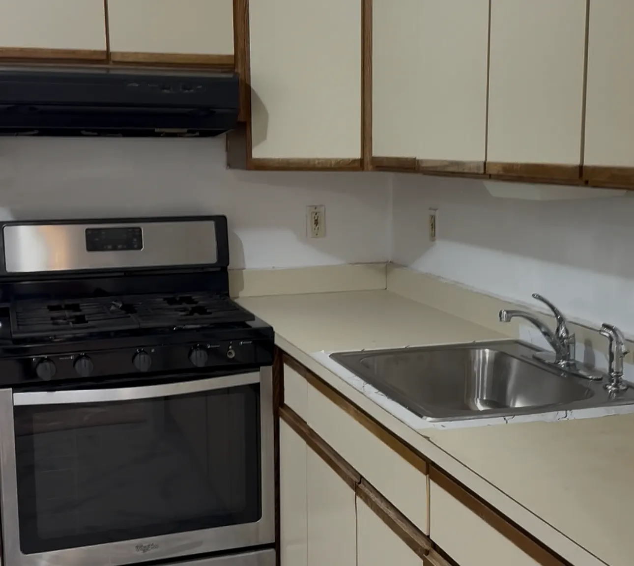 2 bed, 2100 sqft, $2,600 — Photo 2