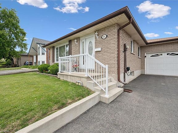 4th image of 31 Faial Rd