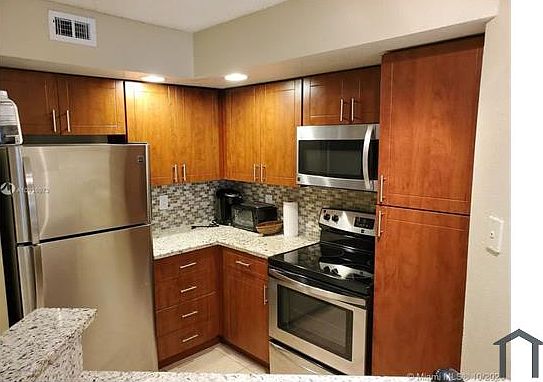 1st image of 595 Vista Isles Dr