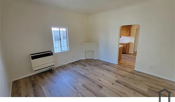 1 bed, 1045 sqft, $2,407 — Photo 3