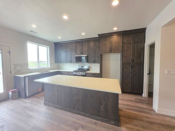 4th image of 2825 W 2940 N #225