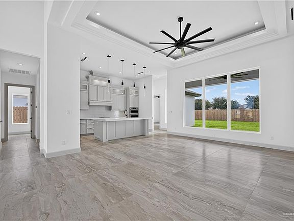 5th image of 1017 Dolores St
