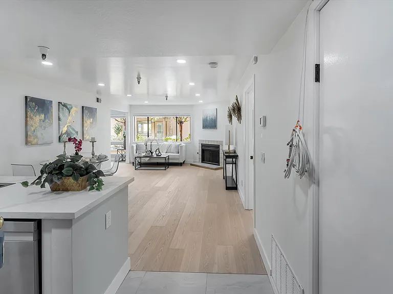 545 Pierce St #2113 — Photo 4
