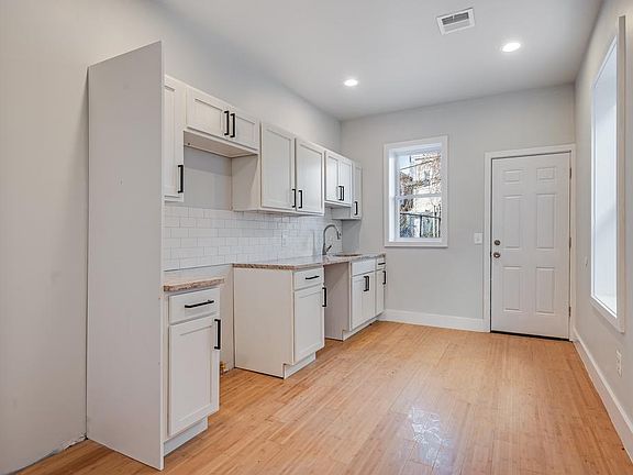 3rd image of 2342 N Smedley St