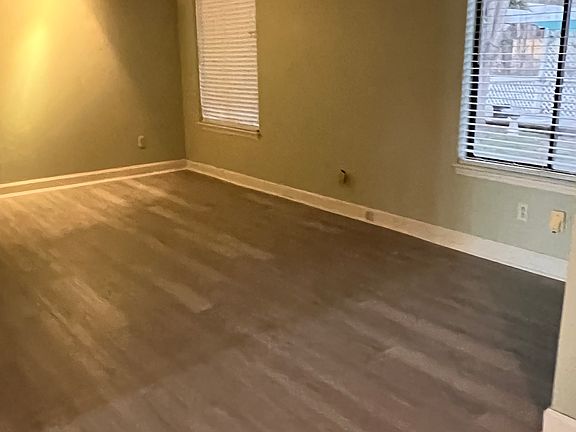 3rd image of 7520 Apple Creek Dr