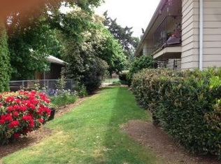 1027 W Washington St APT 7, Stayton, OR 97383