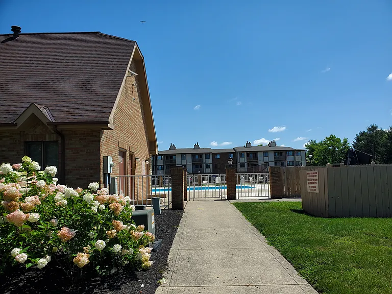 2269 Hedgerow Rd #2269B — Photo 24