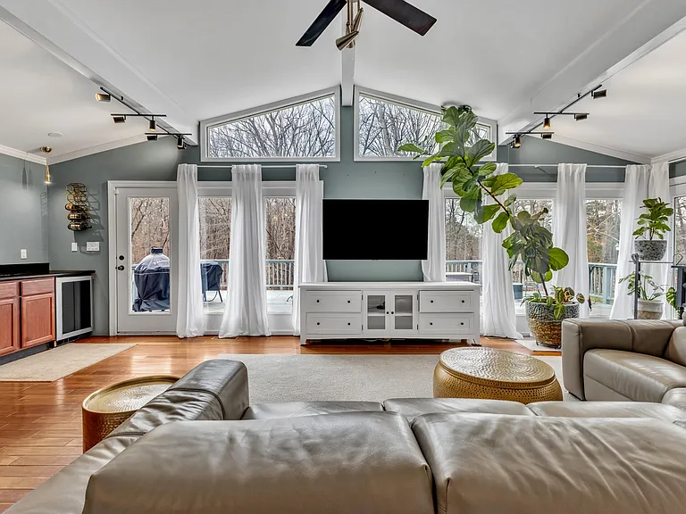 1126 Trailwood Dr — Photo 42