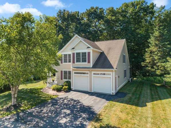 10 Cortland Avenue, Stratham, NH 03885