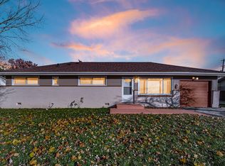 575 Decatur St, Hoffman Estates, IL 60169