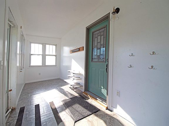 2nd image of 1177 Oak St