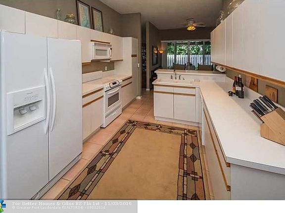 3rd image of 170 Palm Desert Ln