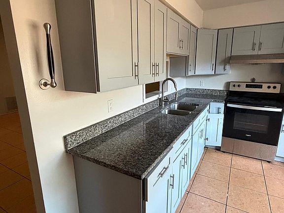 5th image of 101 Red Cedar Dr