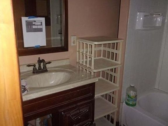 4th image of 521 Fletcher St