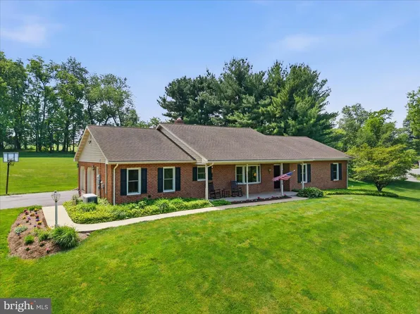 690 Indian Run Rd, Millersville, PA 17551