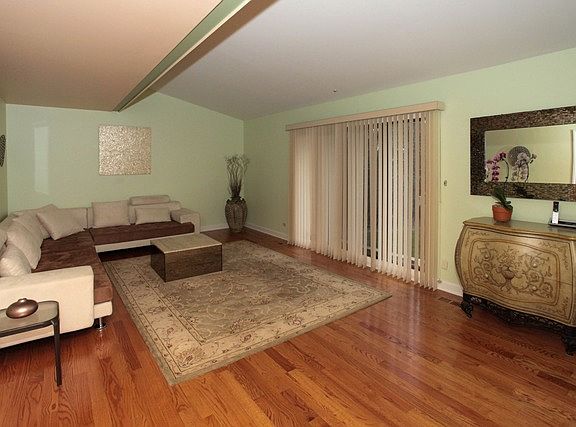 4th image of 6417 Hoffman Ct