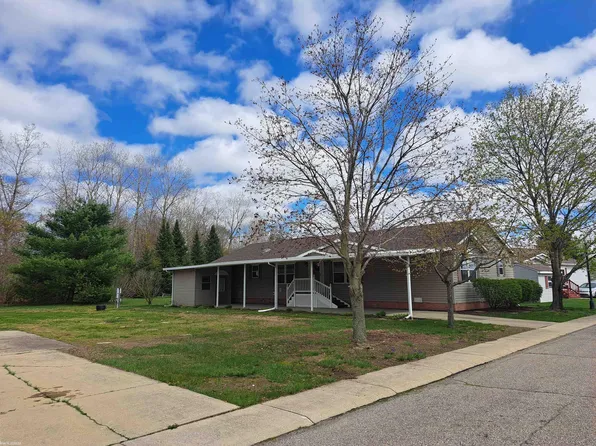 536 Swan Creek Ct, Kimball, MI 48074