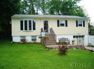 31 Clubhouse Dr, Carmel, NY 10512