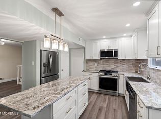 28 Probasco Dr, Allentown, NJ 08501