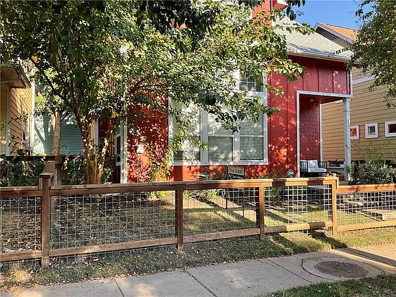 2nd image of 1601 Miriam Ave Unit 103