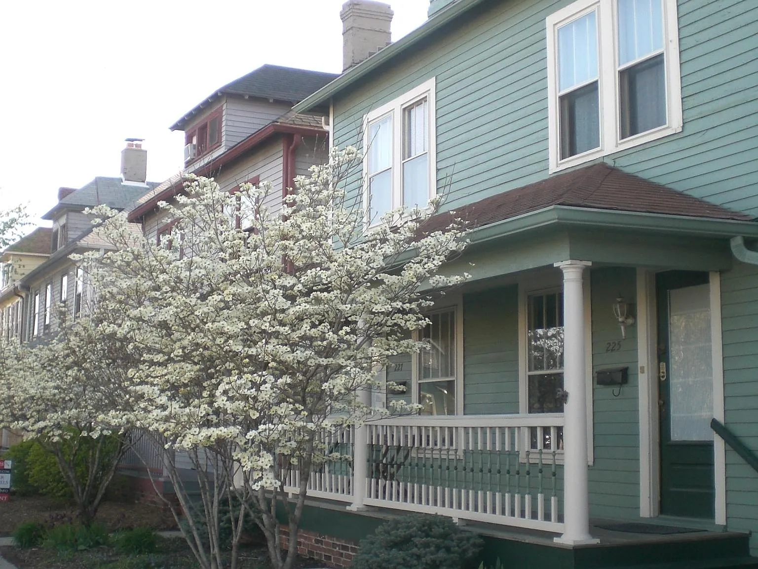 225 Fulton St — Photo 3