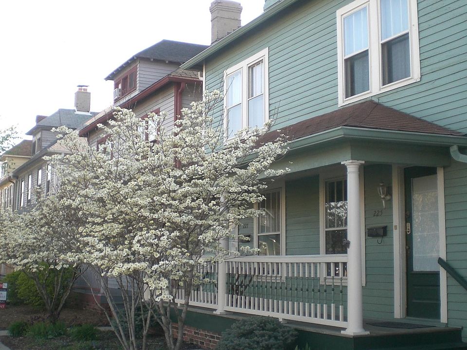 Front porch/ entry