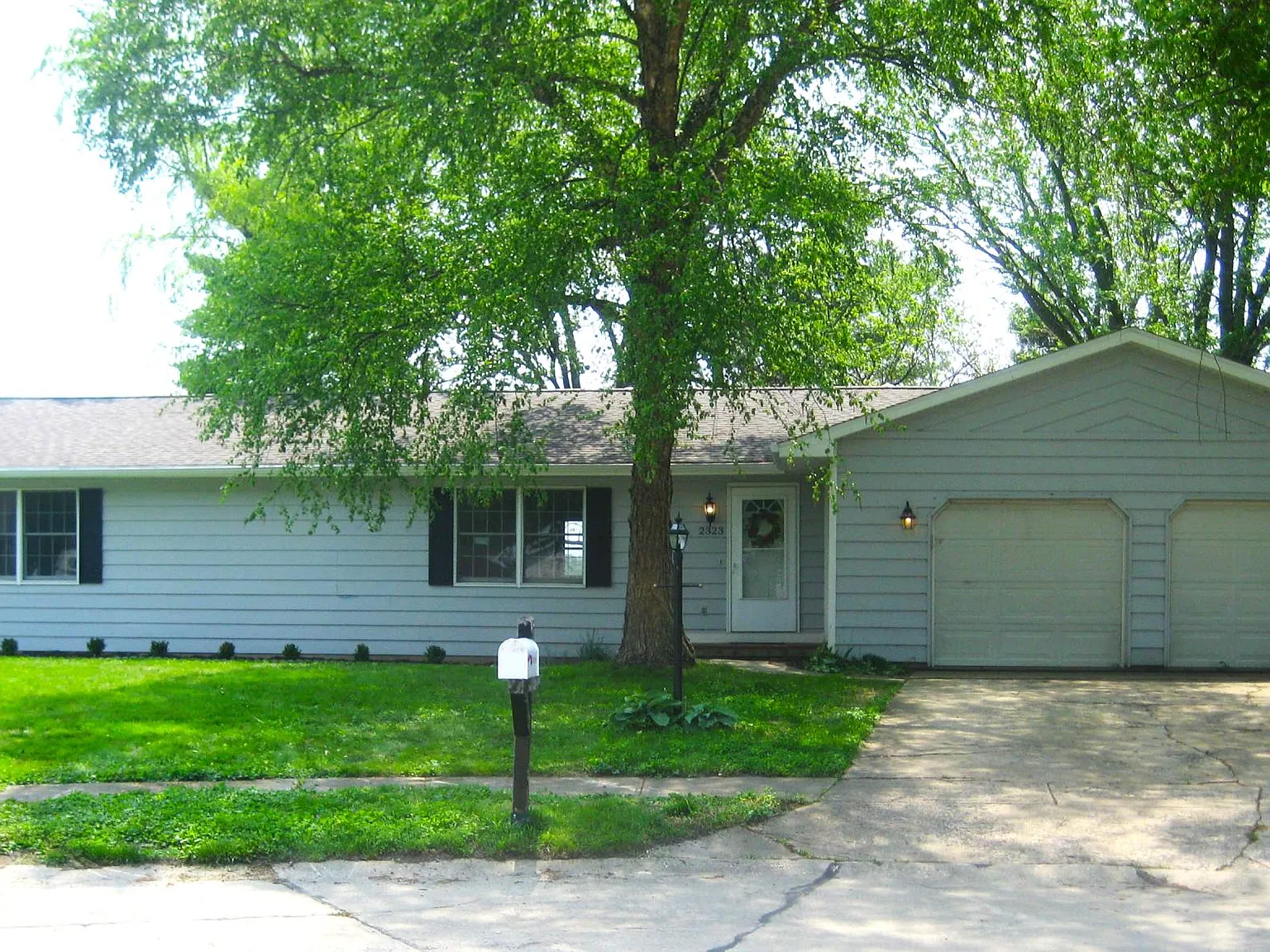 3 bed, 1700 sqft, $2,100 — Photo 1