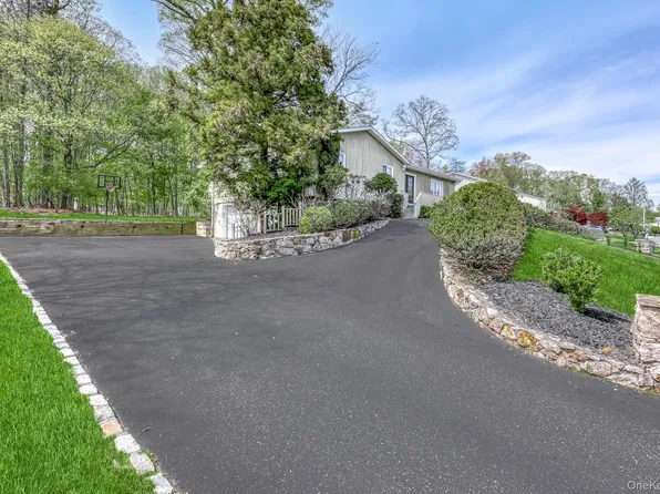 17 Brookline Way, New City, NY 10956