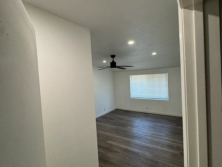 8004 Woodland Dr — Photo 2