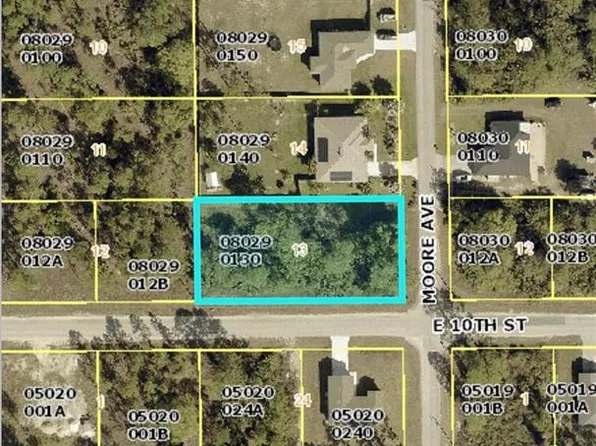 1001 Moore AVE, LEHIGH ACRES, FL 33972