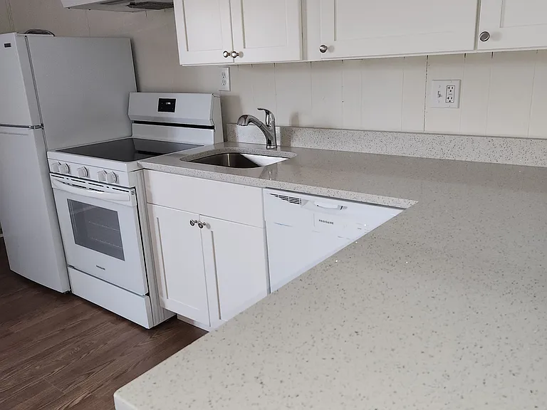 1230 E Main St #3 — Photo 5