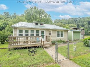 1158 Pine Grove Rd, Amma, WV 25005
