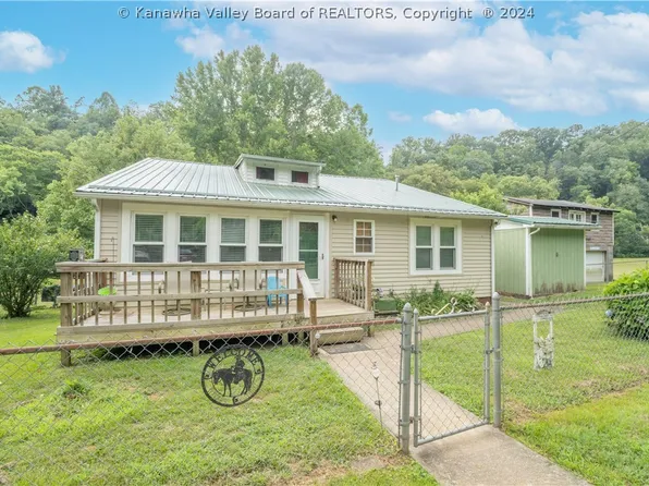 1158 Pine Grove Rd, Amma, WV 25005