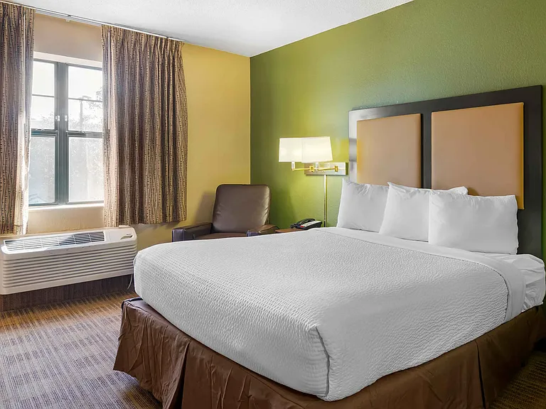 Studio Suite - 1 Queen Bed