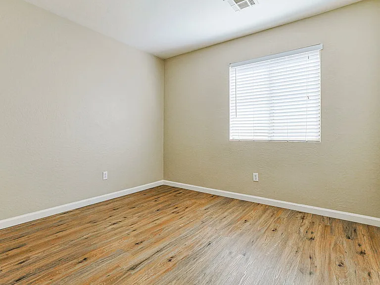 1453 E Kelsi Ave — Photo 13