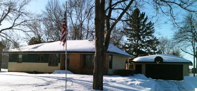 1st image of 2526 1st St N