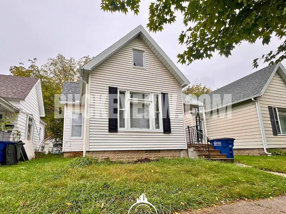 520 Raymer Blvd