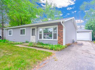 217 Rockhurst Rd, Bolingbrook, IL 60440