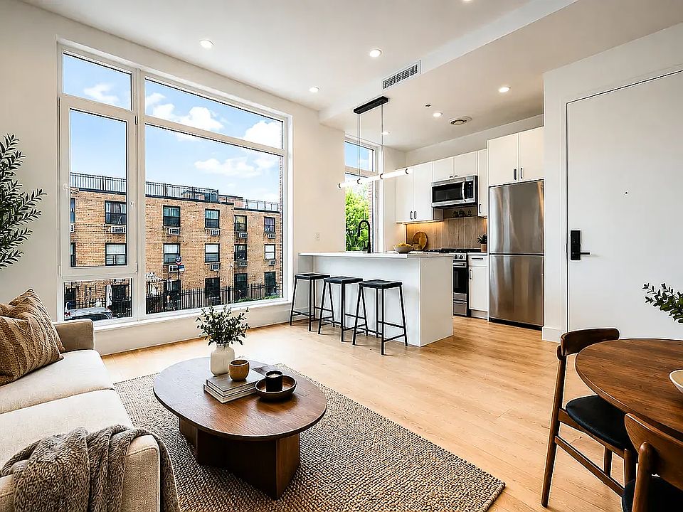 1st image of 418 Lorimer St #3B