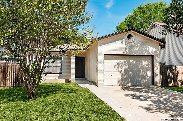 3 bed, 2.0 bath, 1328 sqft, $1,650 — Photo 3