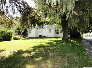 1296 Brown St, Dubuque, IA 52001