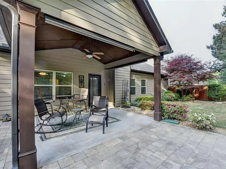 2130 Line Dr — Photo 33