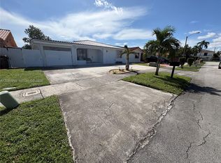 7577 W 5th Ln, Hialeah, FL 33014