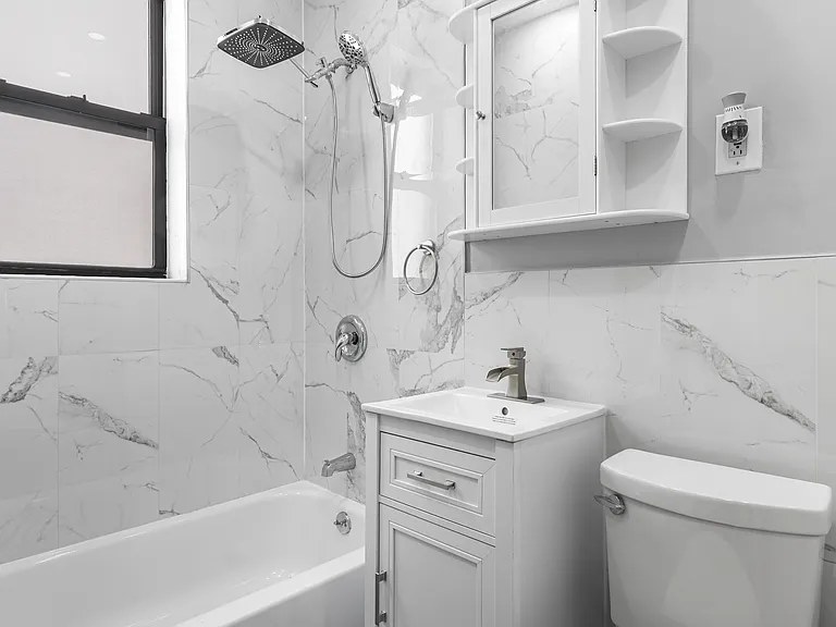 84 E 55th St #1R — Photo 8