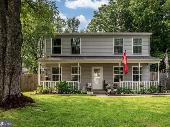 5564 Saint Charles Dr, Woodbridge, VA 22193