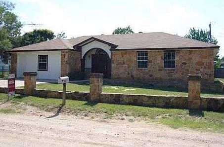 1st image of 610 Cypress Ln